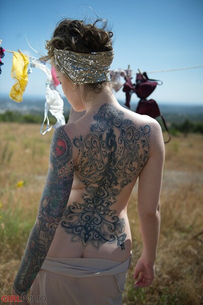 Anna Quinn in Caravan Club from Girlfolio