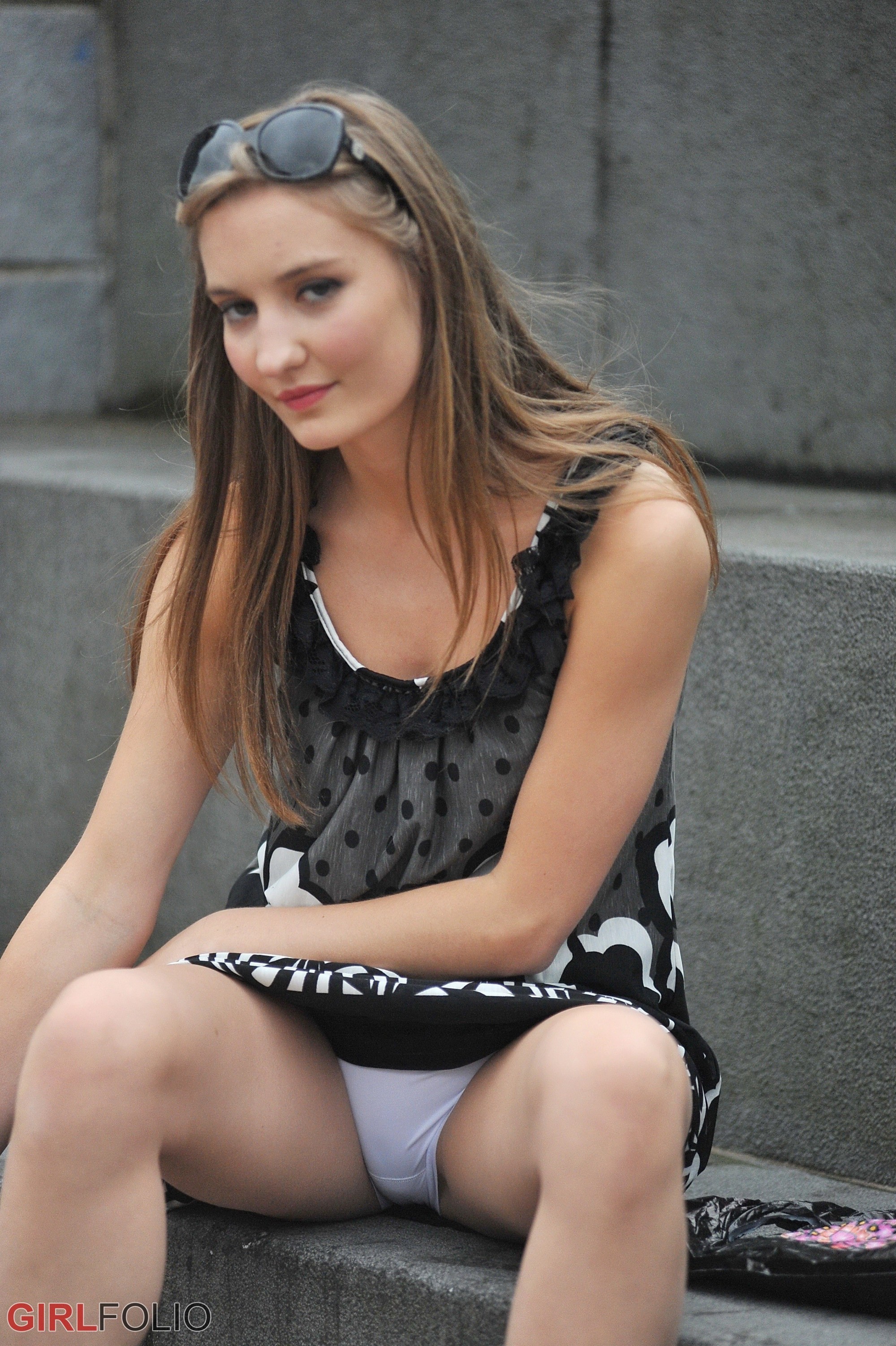 Alisha in Girlfolio set Lucky Dog