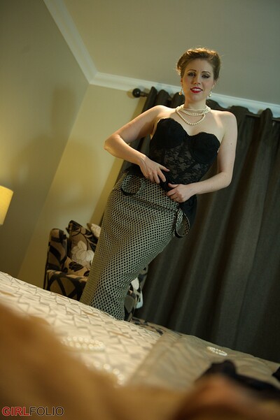 Ingrid in Bedroom Burleaque from Girlfolio