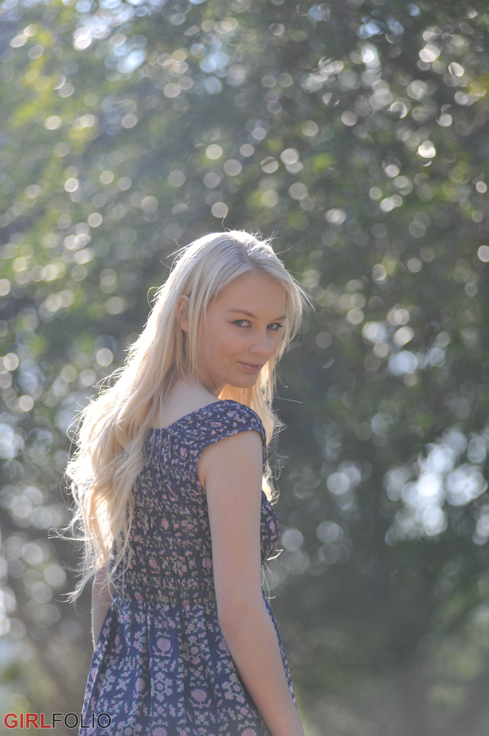 Lynn in Girlfolio set Spring Time