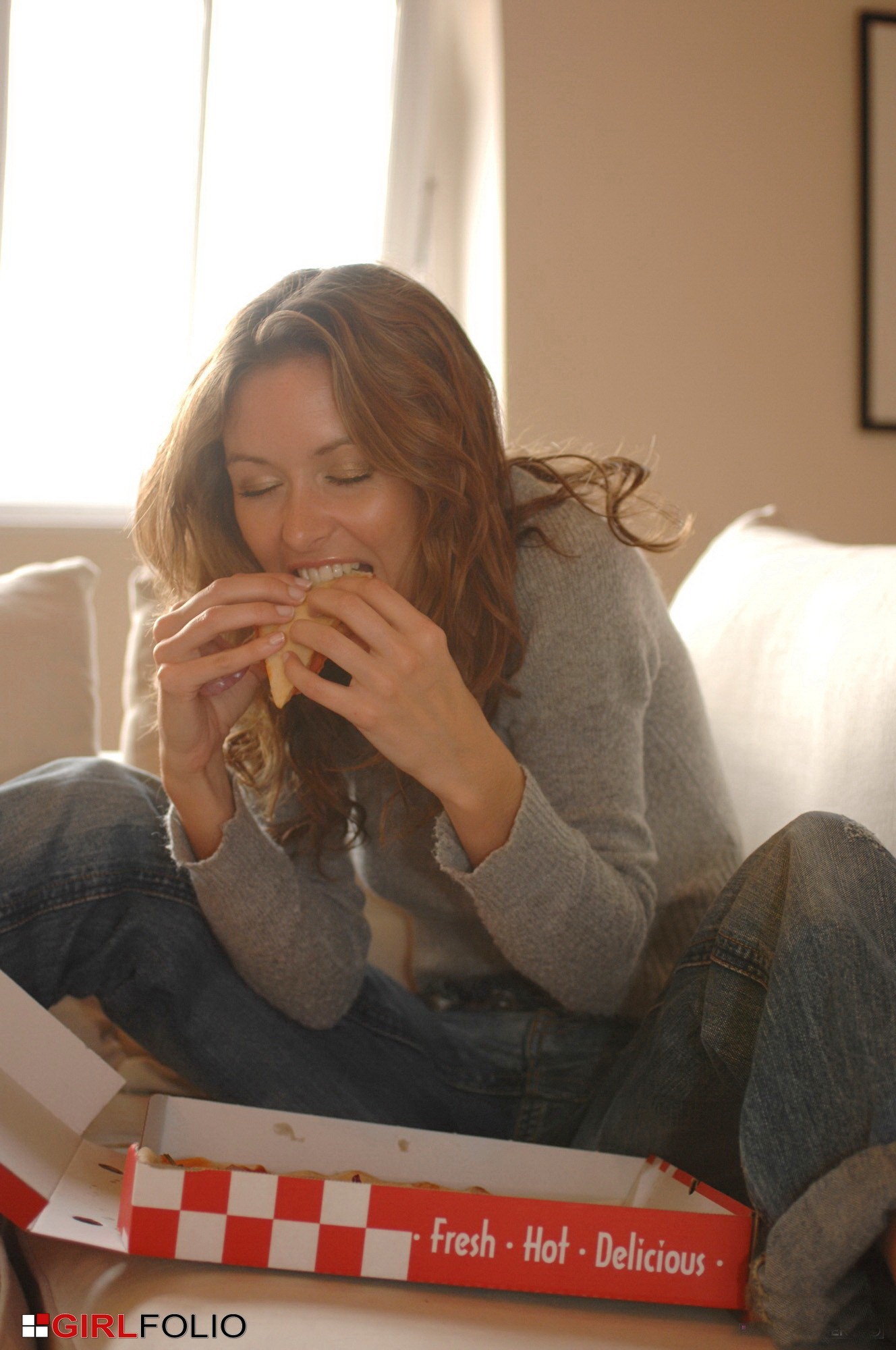 Nikkala Stott in Girlfolio set Pizza To Go