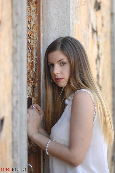 Stella Cox in This Old House from Girlfolio