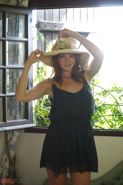 Elen Moore in Provocative from Girlfolio
