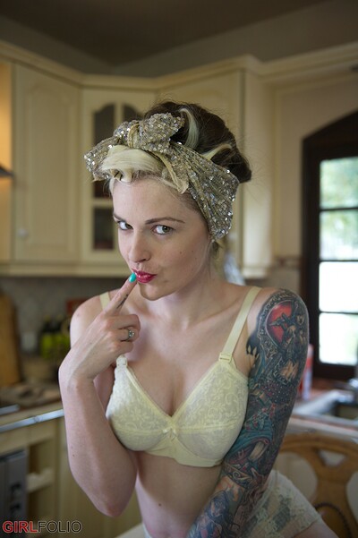 Anna Quinn in Custard Tart from Girlfolio