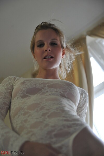 Rose in The Art Of Seduction from Girlfolio