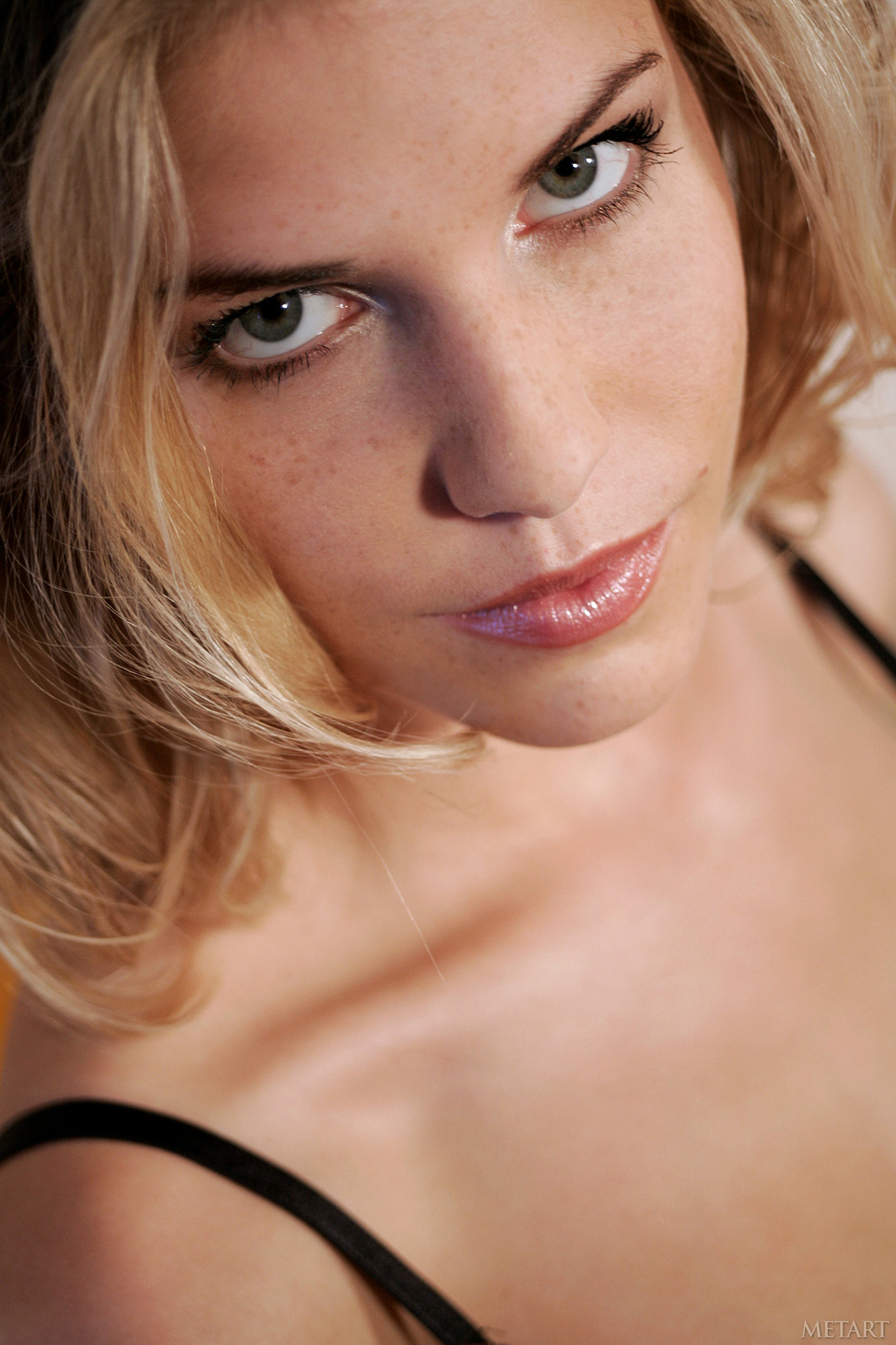 Iveta B in Metart set Sorgente