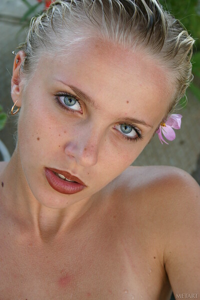 Arabella A in Presenting Arabella from Metart