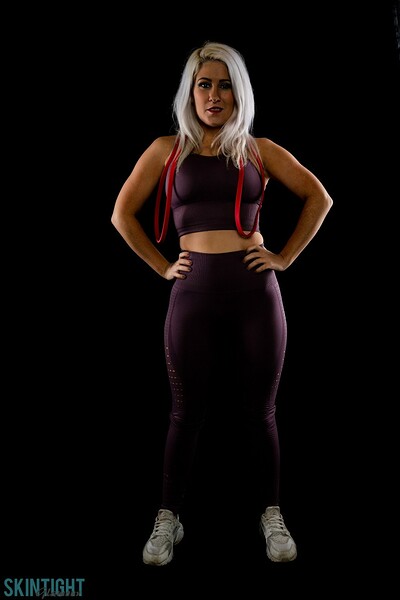 Lu Elissa in Rubber Band from Skintight Glamour