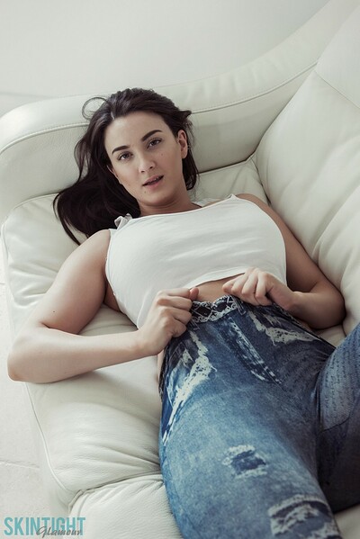 Joey Fisher in Joey White Sofa Jeans from Skintight Glamour
