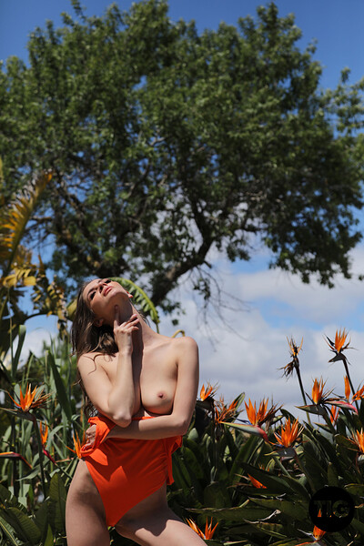 Nicole Rose in Naranja from This is Glamour
