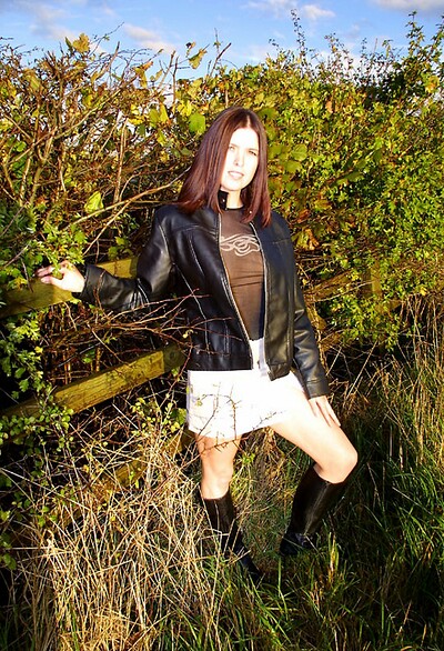 Izzy in Izzy Series 1 from Simonscans