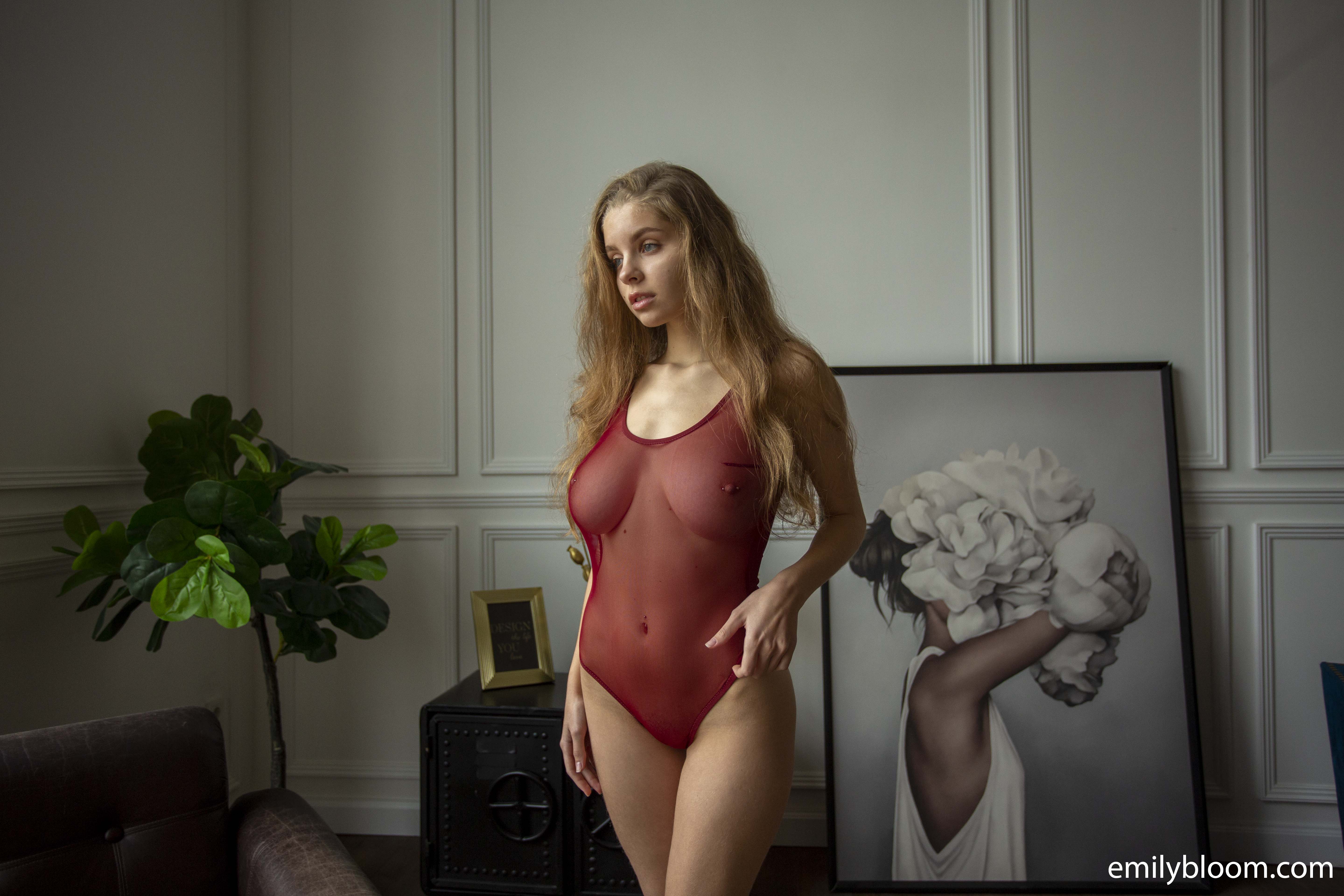 Samadhi in The Emily Bloom set Picture Window
