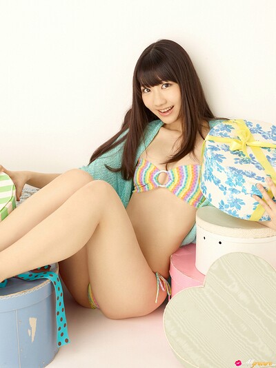 Yuki Kashiwagi in Girls Day Out 4 from All Gravure