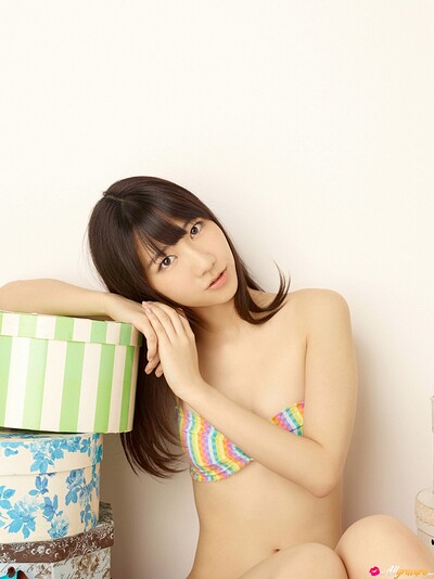 Yuki Kashiwagi in Girls Day Out 4 from All Gravure