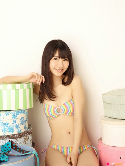 Yuki Kashiwagi in Girls Day Out 4 from All Gravure