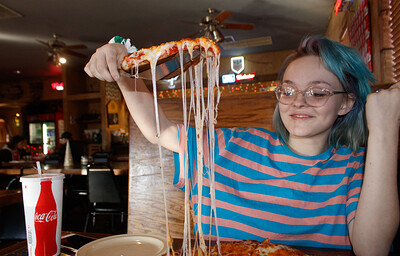 Vonnie Bean in No Pants Pizza from Zishy