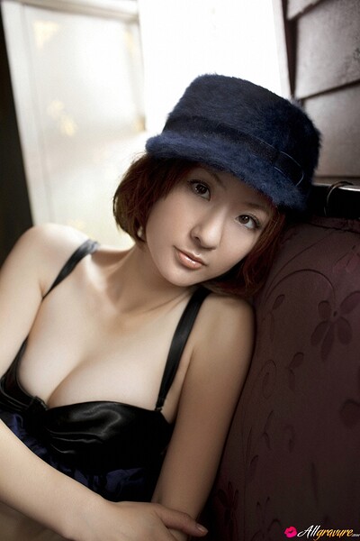Naomi Yotsumoto in Chic Vintage from All Gravure