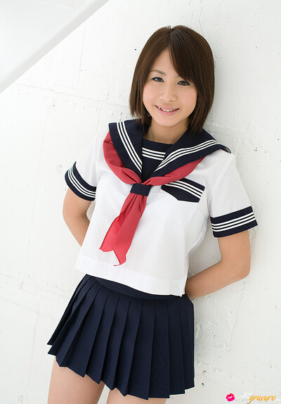 Reina Mamiya in Classic Smile from All Gravure