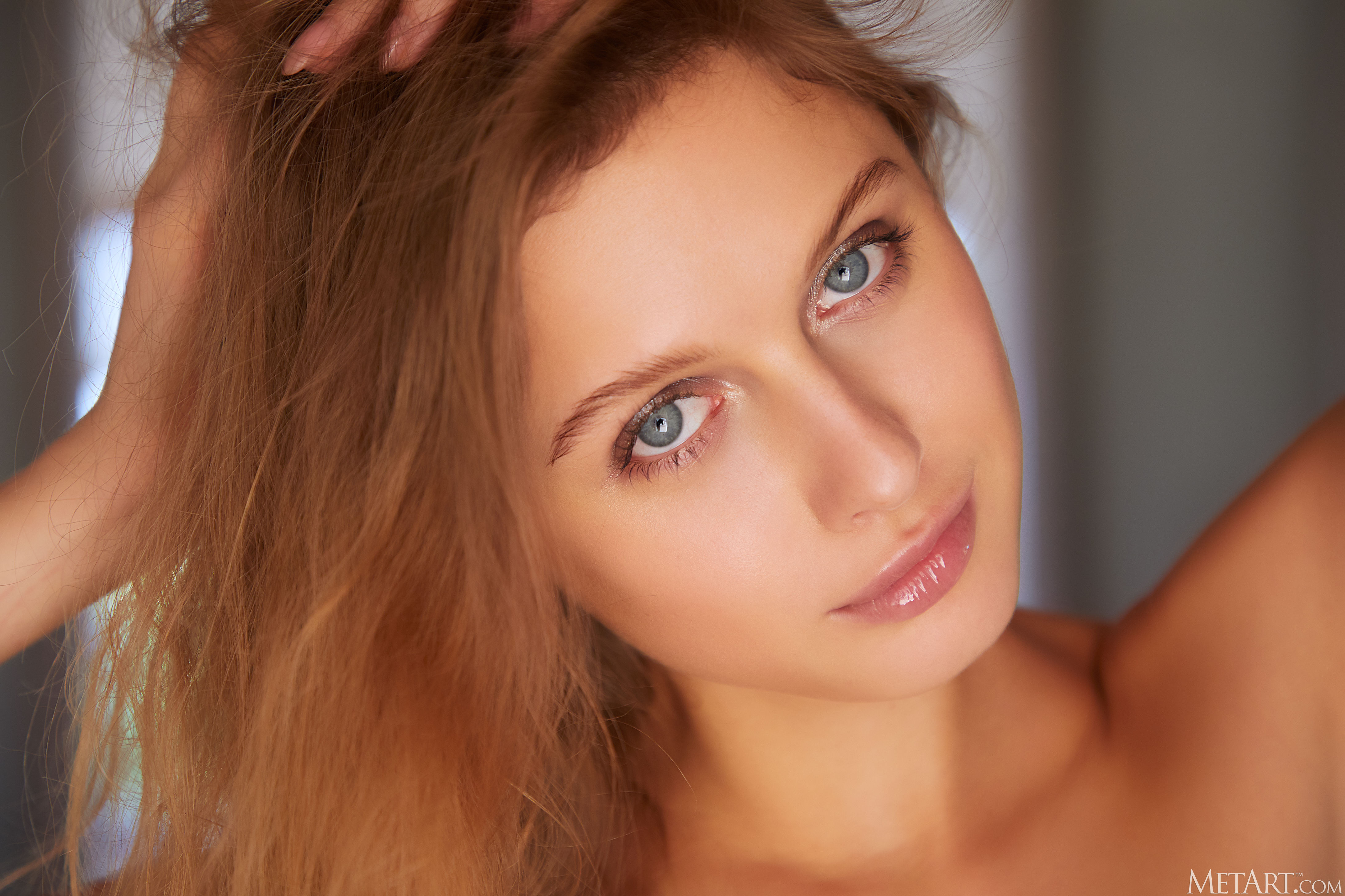 Clarice in Metart set Glows