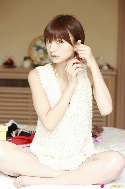 Mariko Shinoda in Cherry from All Gravure