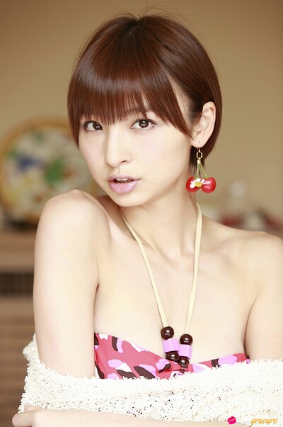 Mariko Shinoda in Cherry from All Gravure