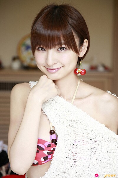 Mariko Shinoda in Cherry from All Gravure