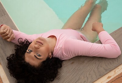 Teodora in Pink in The Pool from Photodromm