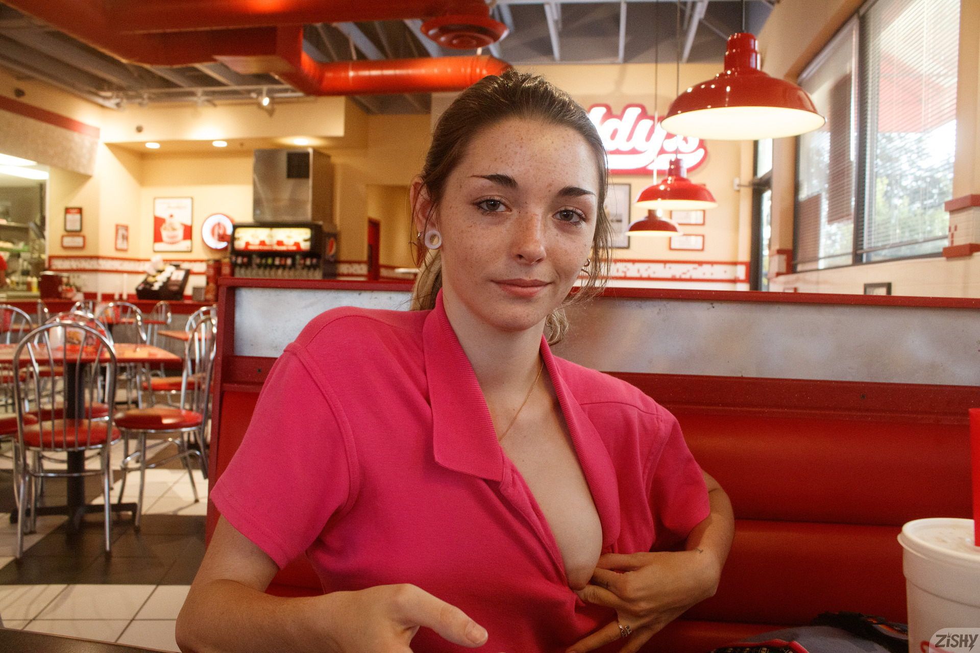Hannah Tarley in Zishy set Skinny Fries