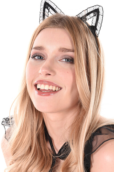 Freya Mayer in Kitty Wiggle from Istripper