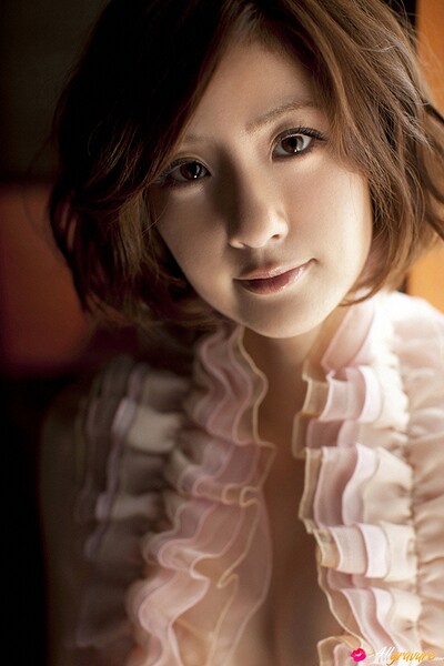 Naomi Yotsumoto in Yukie from All Gravure
