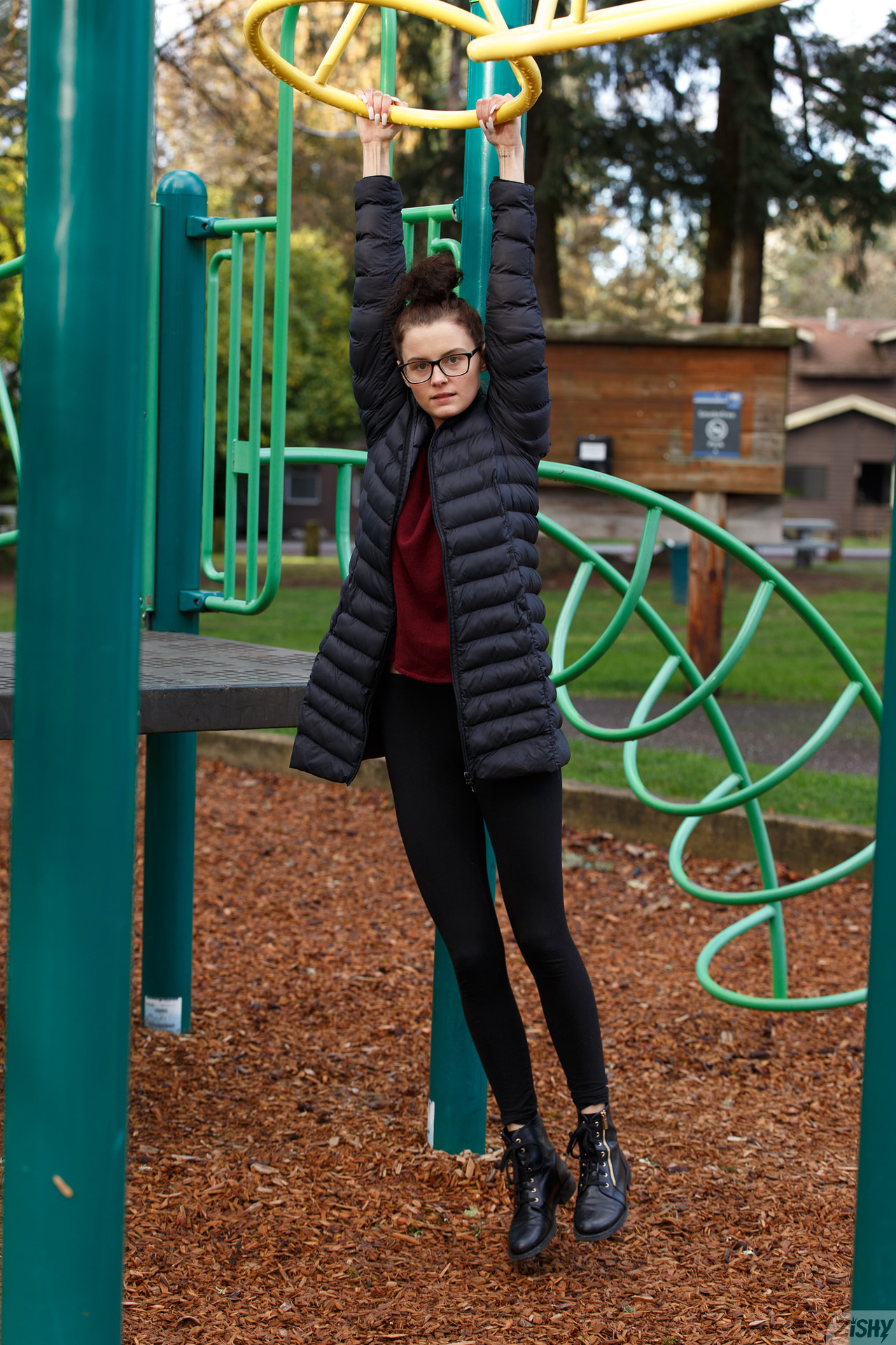 Stella Barry in Zishy set Evergreen Symptoms