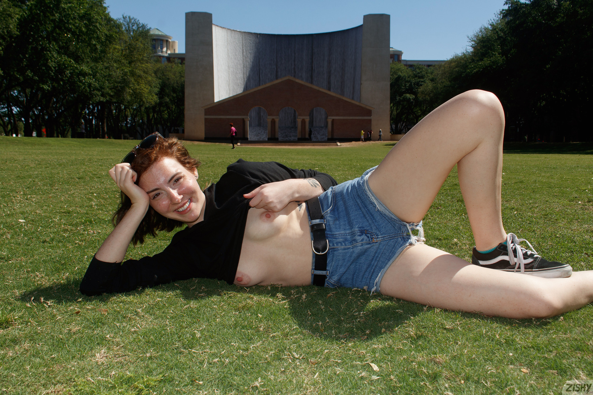 Maggie O Shannon in Zishy set Houston No Problems