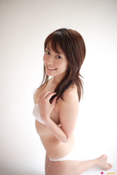 Momoko Tani in Made To Heart 1 from All Gravure