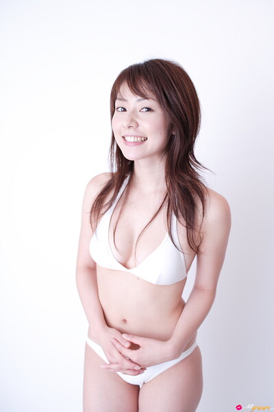 Momoko Tani in Made To Heart 1 from All Gravure
