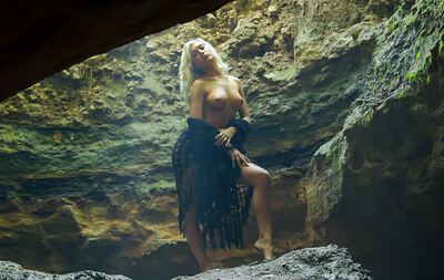 Quinby B in In the Cave from Stunning 18