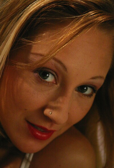 Viktoria in set #1336 from ATK Premium