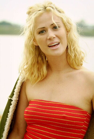 Taylor in set #2553 from ATK Premium