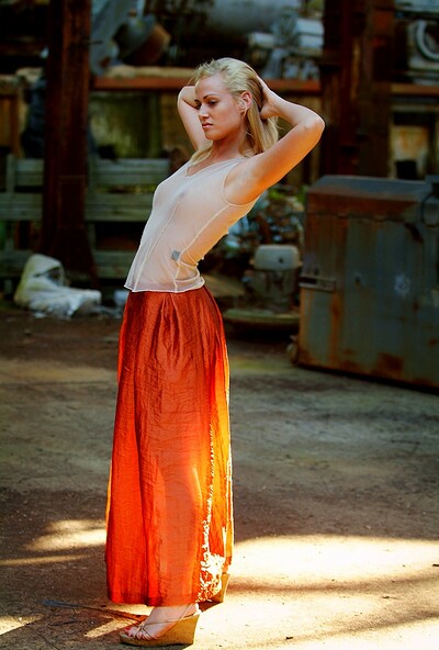 Taylor in set #2571 from ATK Premium