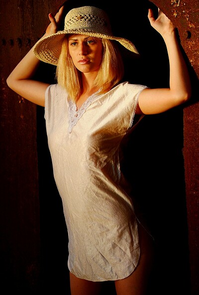 Taylor in set #2583 from ATK Premium