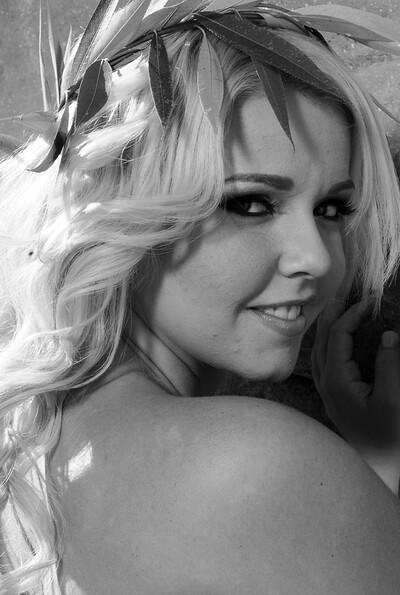 Riley in set #4548 from ATK Premium