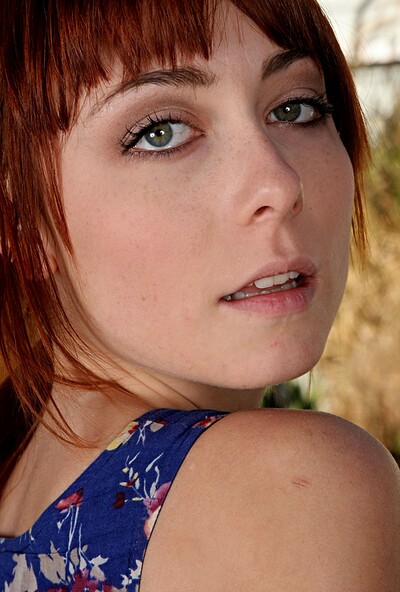 Zoe Voss in set #5933 from ATK Premium