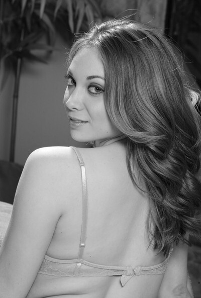 Adriana Leigh in set #6338 from ATK Premium