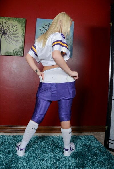Emily Austin in set #6891 from ATK Premium