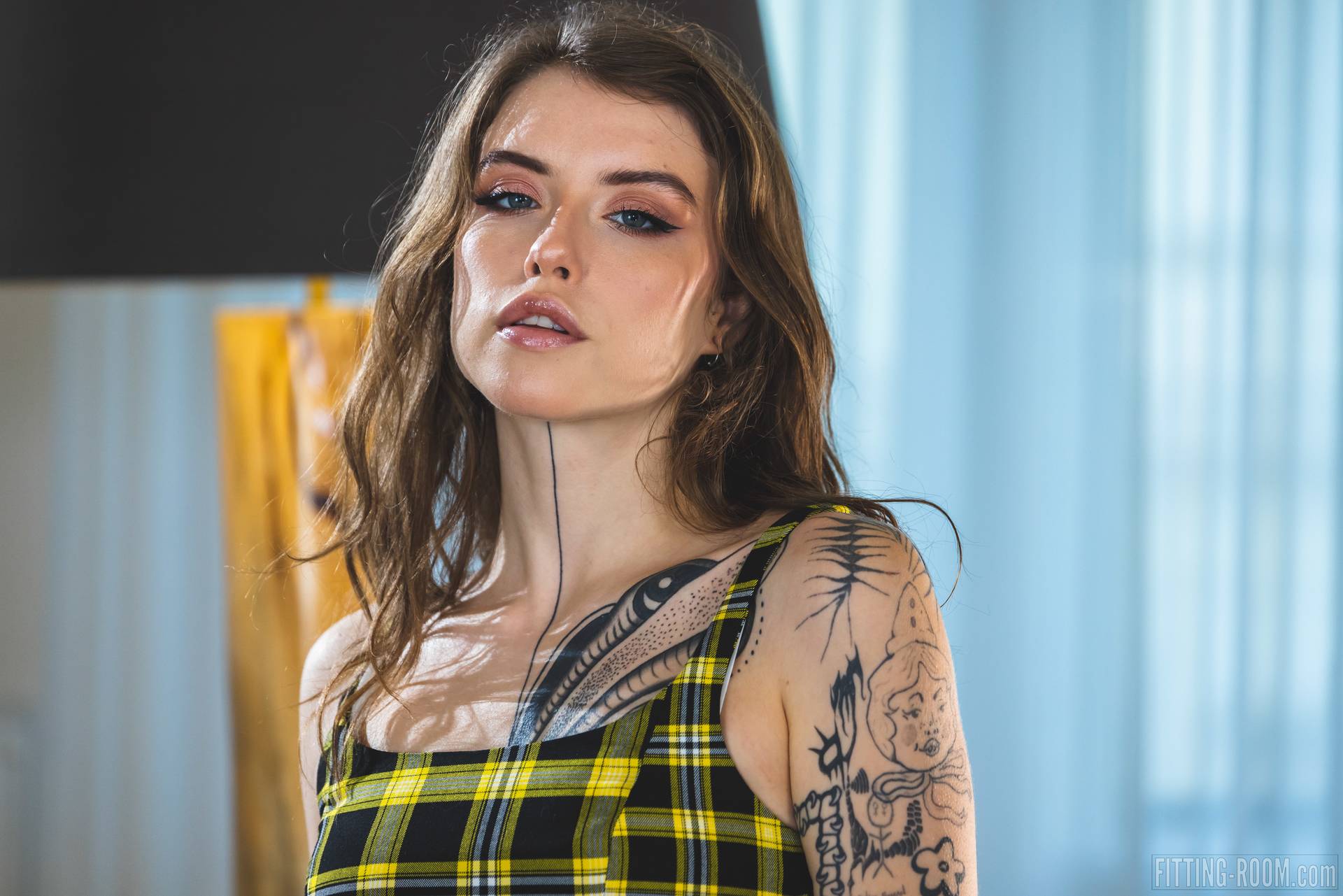 Eden Ivy in Fitting Room set Dark Angel
