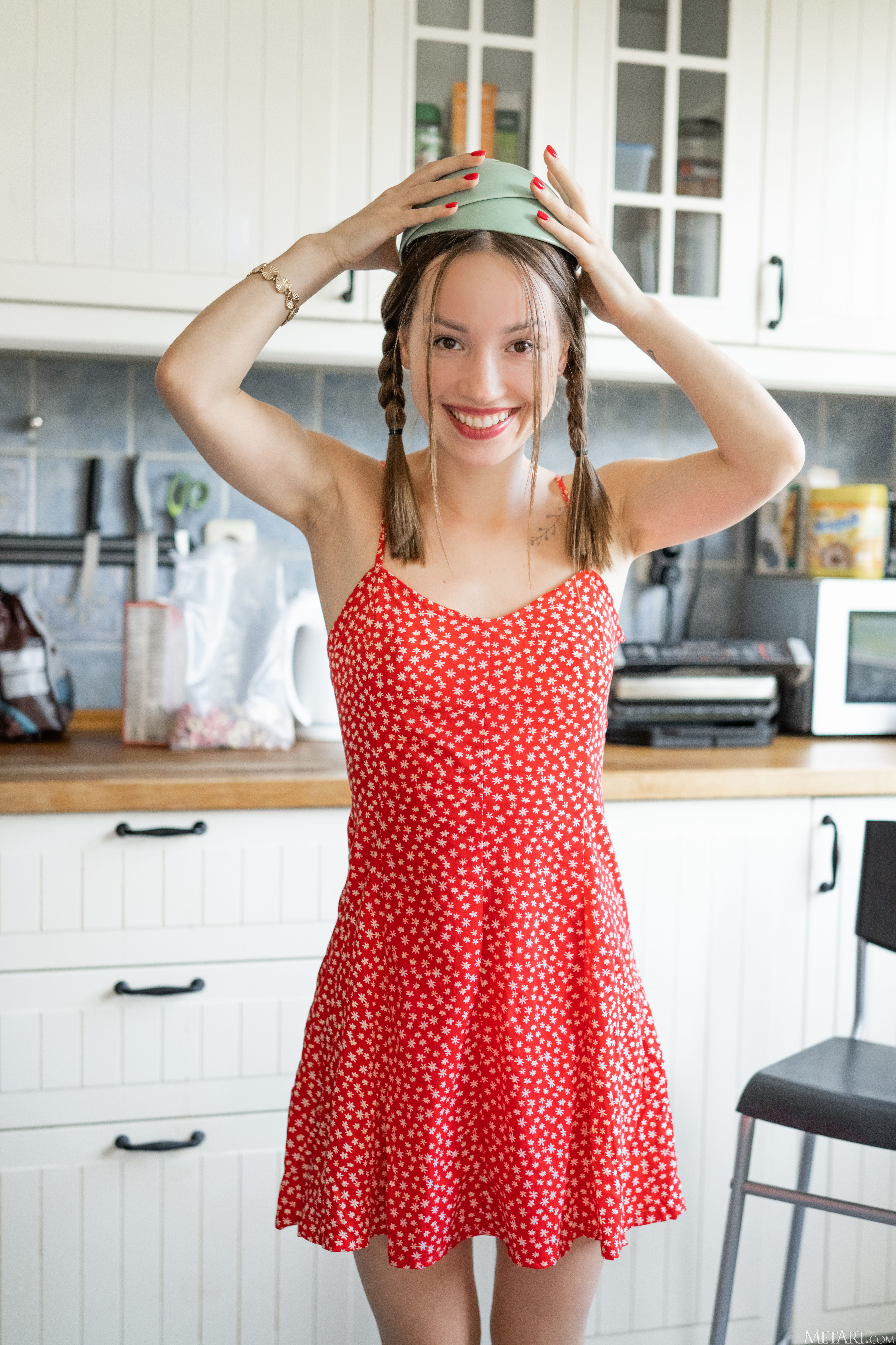 Kate Quinn in Metart set Show You