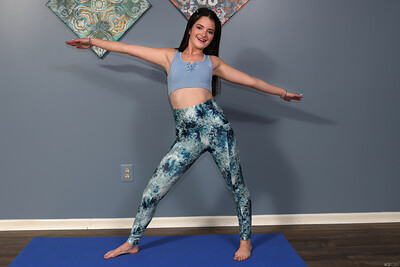 Bella Forbes in Stretch and Release from Als Scan
