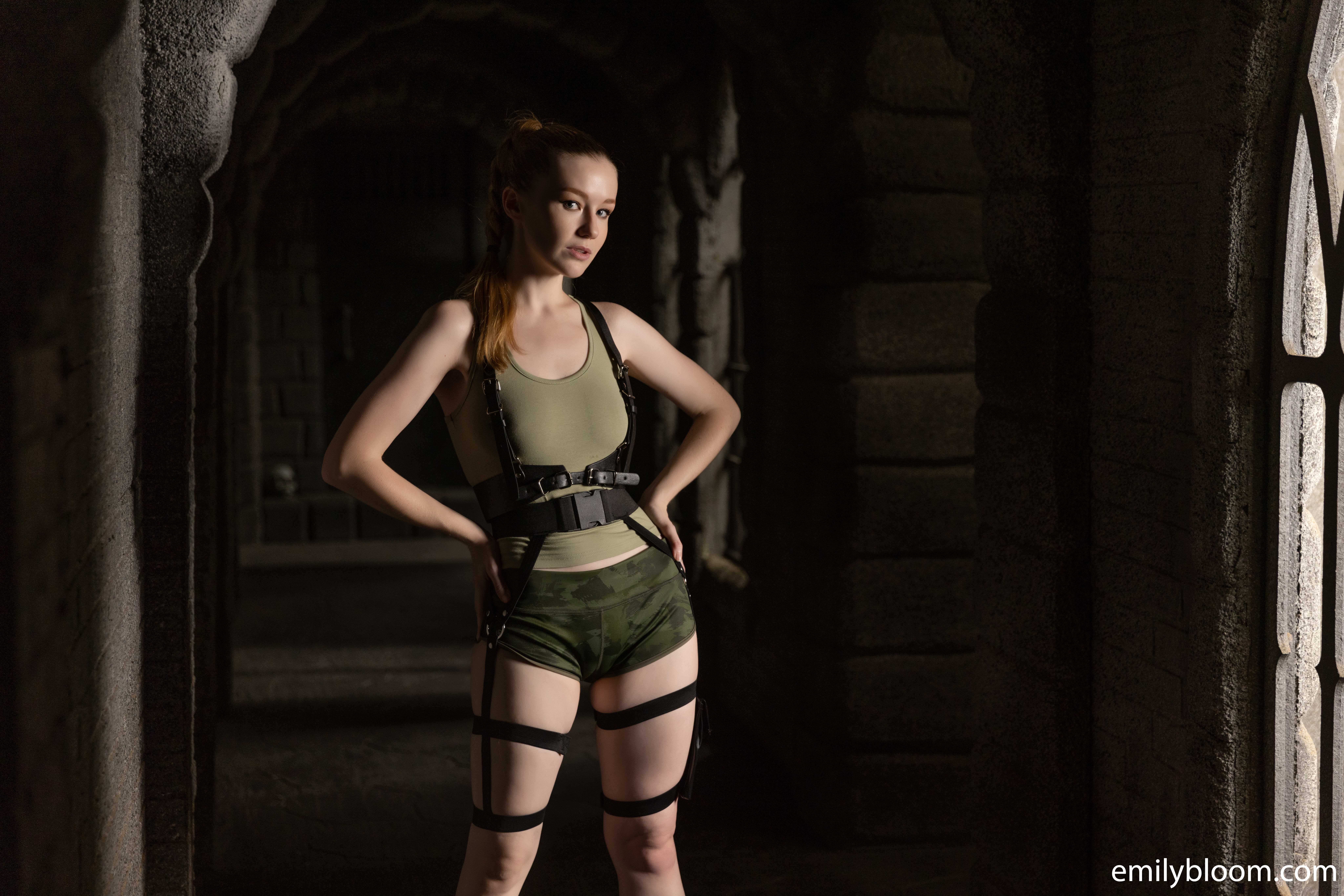 Emily Bloom in Emily Bloom set Lara Croft