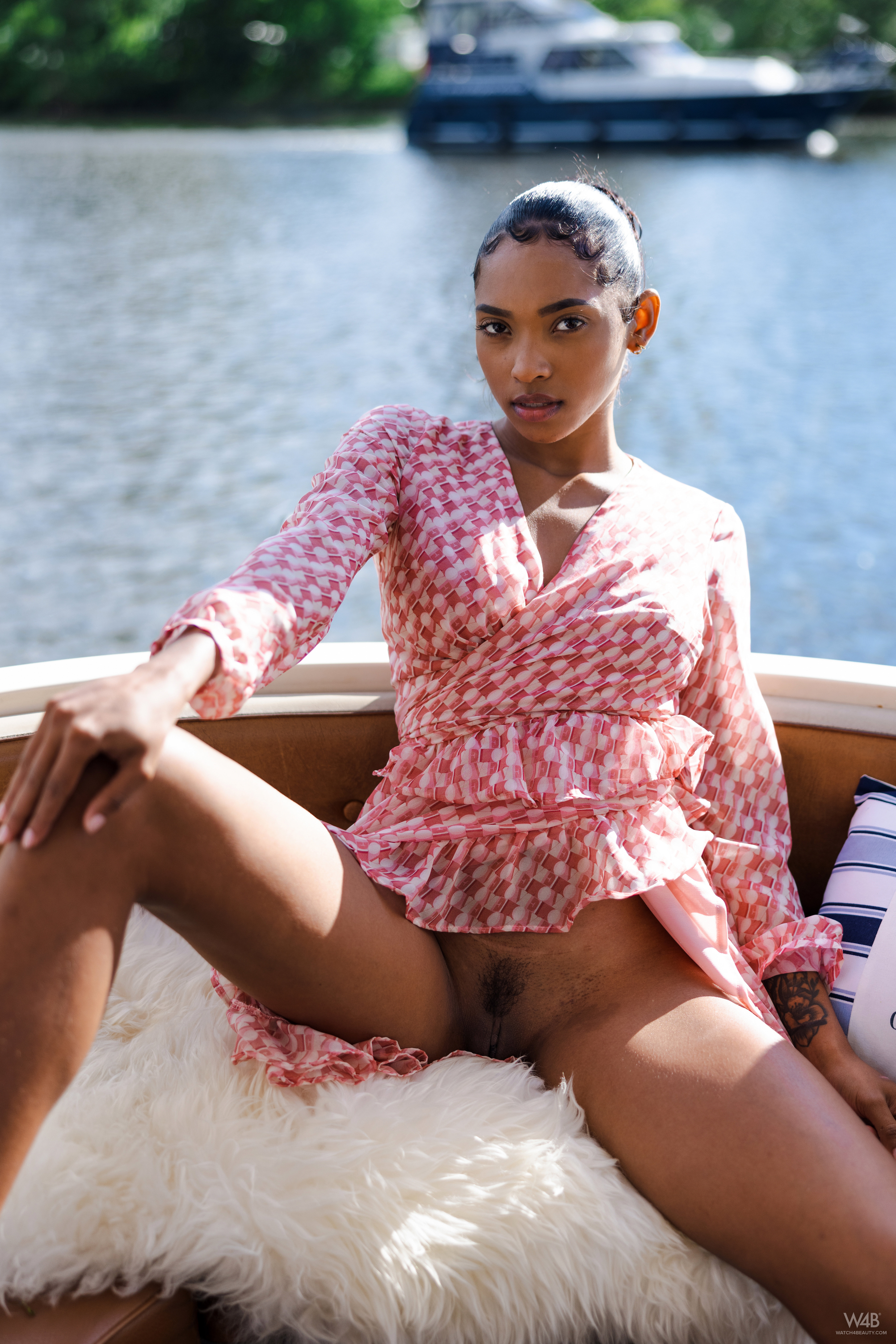 Barbie in Watch 4 Beauty set Sexy Captain