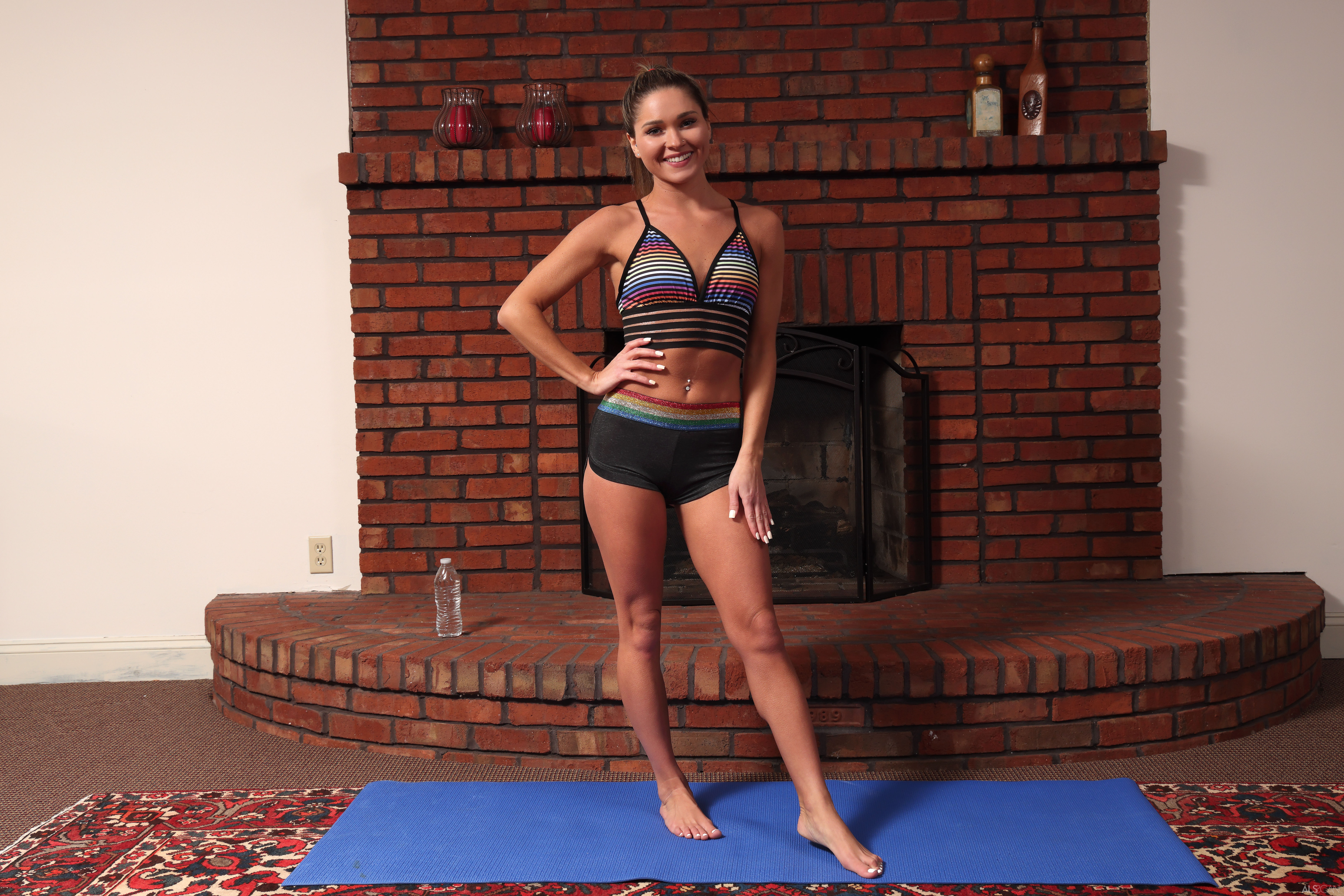 Zoe Bloom in Als Scan set Pump the Well