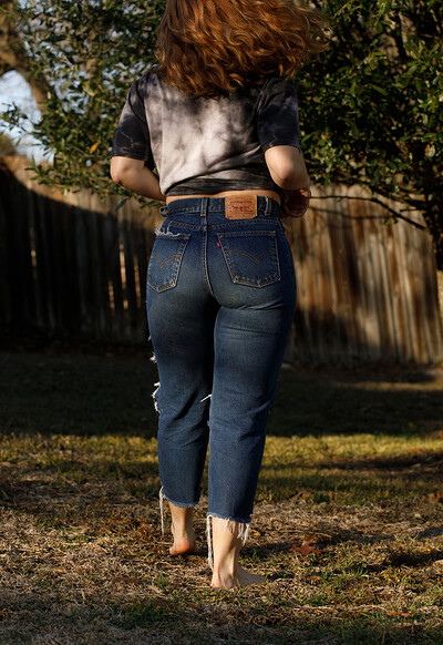 Greta Yarbrough in The Casual Smoker from Zishy